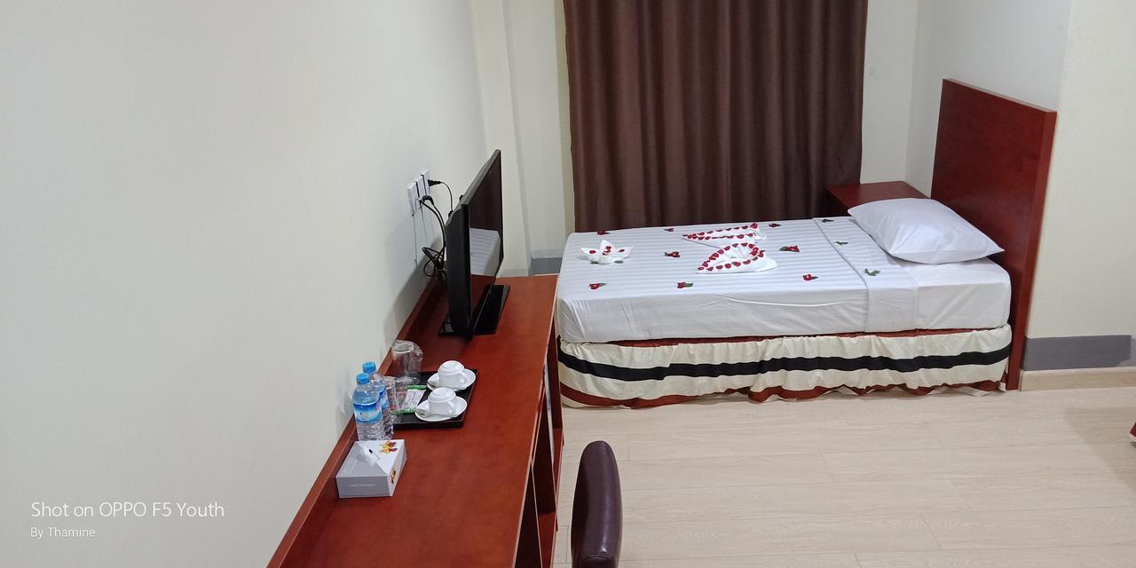 Hato Inn Yangon Exterior foto